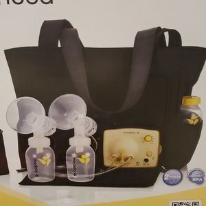 Double breastpump with Tote
